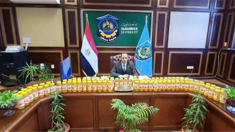 رئيس جامعة دمنهور: أنتجنا عسل نحل لتقوية جهاز المناعة للوقاية من فيروس كورونا