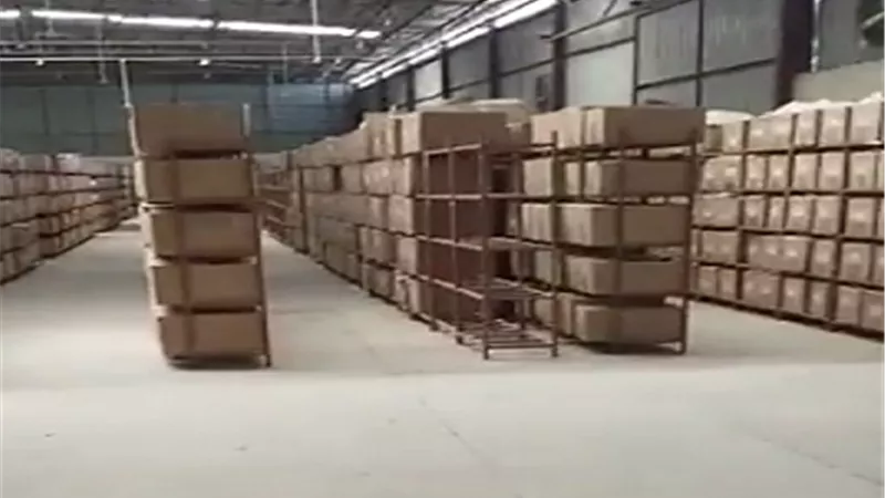 غلق و تشميع مخزن ملابس غير مرخص بابو النمرس