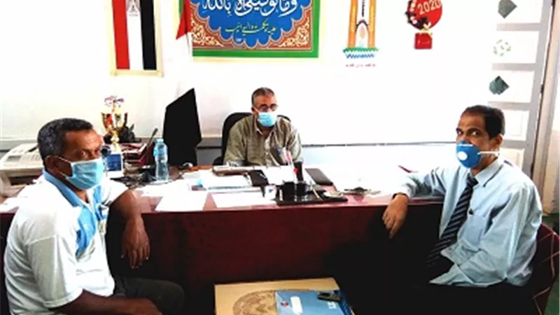 خليك في بيتك.. وسمعنا صوتك مبادرة توجيه الصحافة لطلاب المدارس بالوادى الجديد.. صور وفيديو