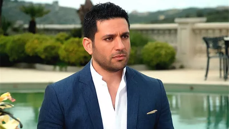بكلمات مؤثرة.. حسن الرداد ينعى رحيل ابن نجم مسرح مصر
