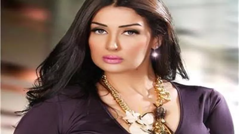 شقيقة غادة عبد الرازق تشعل السوشيال ميديا فى أول ظهور لها .. شاهد