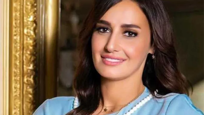 بلوك شبابى .. حلا شيحة تخطف الانظار.. شاهد