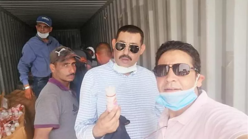 أحباط تهريب ٥٣ألف عبوة زيت شيش إليكترونيه وسجائر بميناء الدخيله