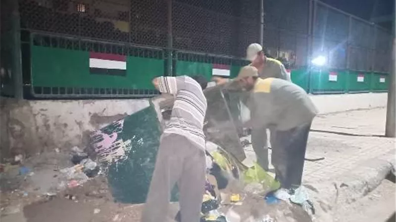 إستمرار حملات النظافة ورفع المخلفات بشوارع حى شمال الأقصر