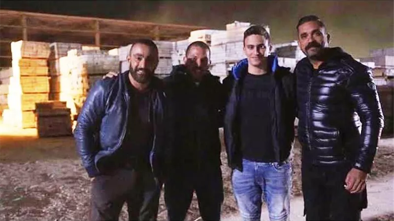 أحمد السقا يشعل انستجرام بصورة جديدة برفقة أمير كرارة