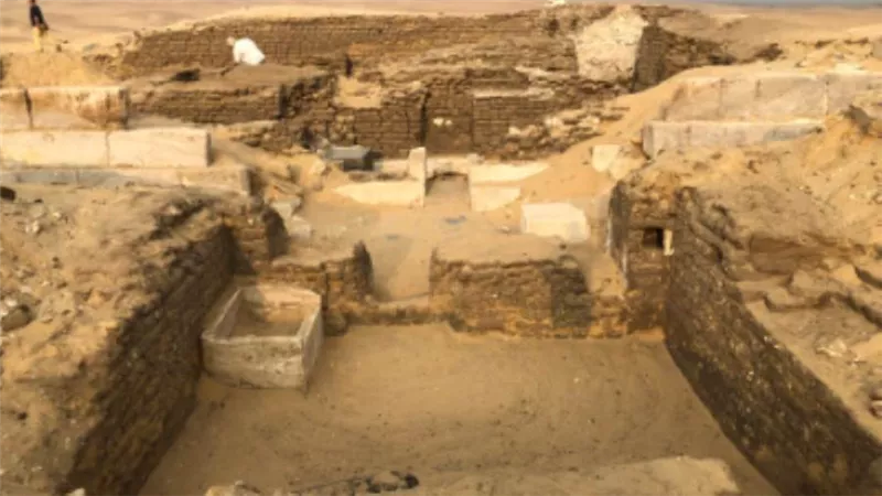 اكتشاف مقبرة قديمة تعود لنحو ألفى عام شمالى الصين