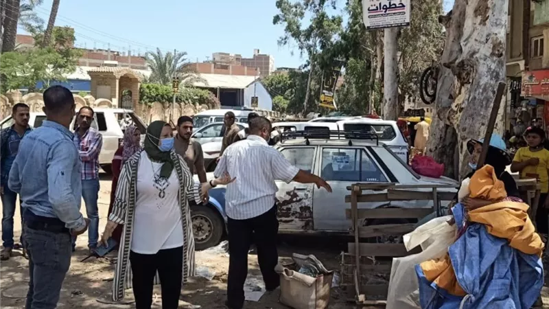 نشاط مكثف بمدينة بسبون .. فض الأسواق العشوائية .. إزالة الإشغالات وتطهير الشوارع والميادين