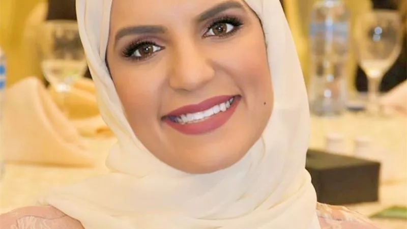 أدباء ومؤلفون إماراتيون ضيوف منصة 