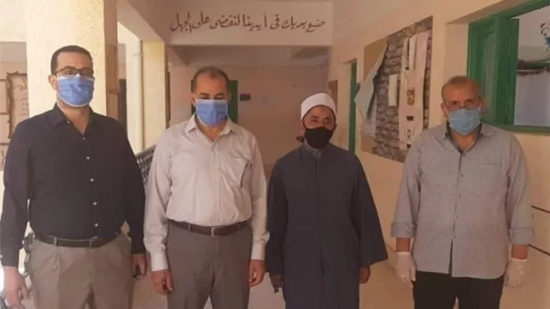 مدير التأمين الصحى يتفقد لجان امتحانات الثانوية الازهرية بالعاشر