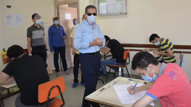 محافظ الغربية يتفقد لجان الثانوية بمدرسة المتفوقين بطنطا