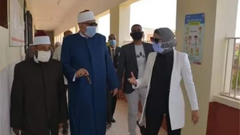 نائب محافظ الوادى الجديد تتابع سير إمتحانات الثانوية الأزهرية بالخارجة