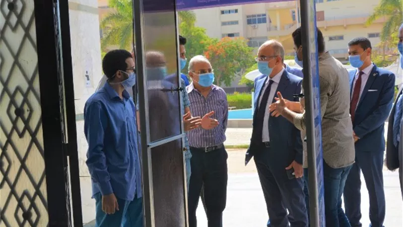 طلاب هندسة الزقازيق يبتكرون بوابة متميزة لمواجهة جائحة كورونا