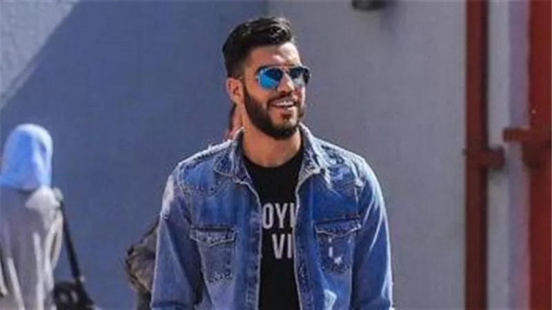 وكيله: وليد أزارو مطلوب في العديد من الأندية الخليجية والأوربية