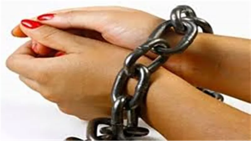 ضبط 3 سيدات لقيامهن بالترويج للأعمال المنافية للآداب عبر وسائل التواصل