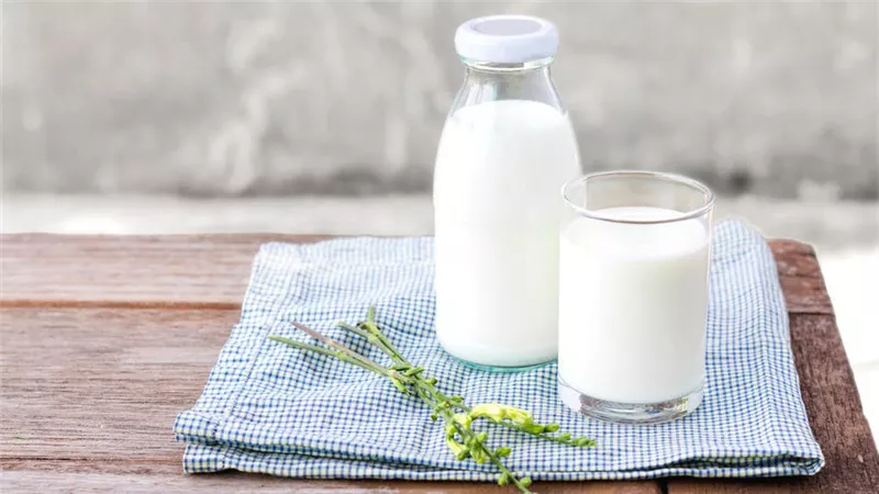 هل يساعد تناول الحليب على تطور السرطان؟