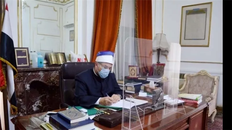 الأوقاف تنشر علامات التباعد بين المصلين