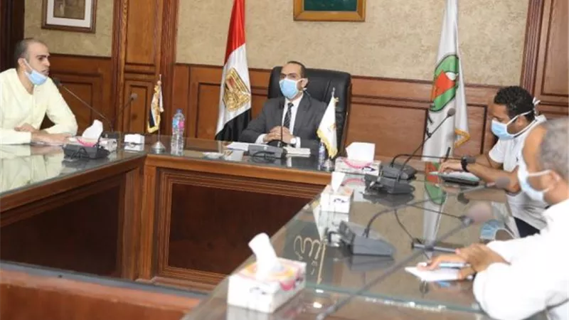 محافظ سوهاج :عودة عمل ١٤مركز تكنولوجي لخدمة المواطنين بداية الشهر القادم..صور