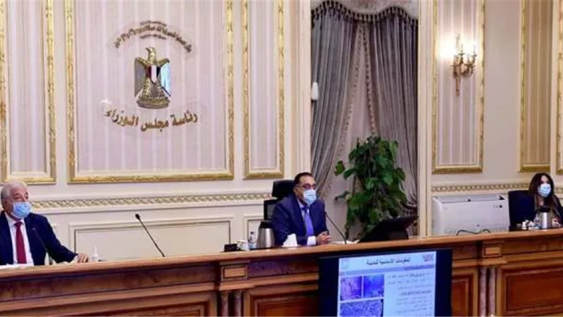 مدبولي يستعرض المشروعات ذات الأولوية في الرؤية التنموية لشرم الشيخ