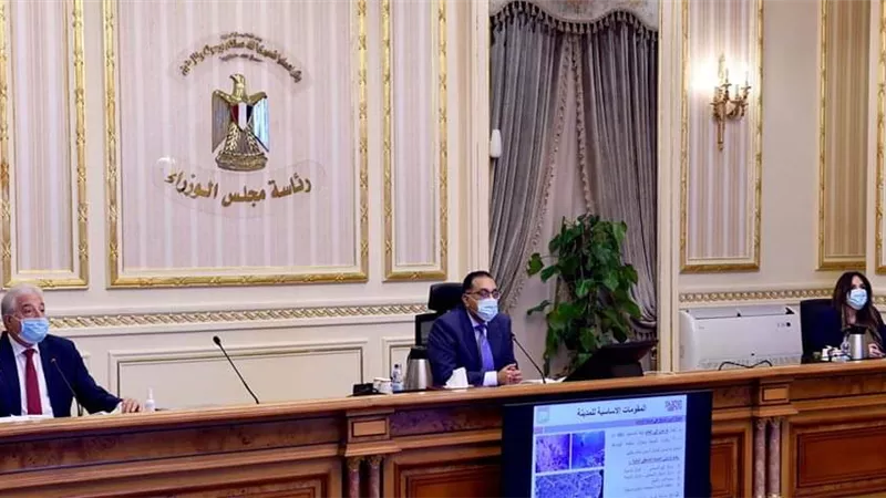 مدبولي يستعرض المشروعات ذات الأولوية في الرؤية التنموية لشرم الشيخ