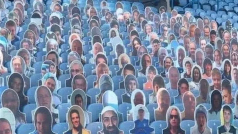 إزالة صورة أسامة بن لادن من مدرجات ملعب إيلاند رود