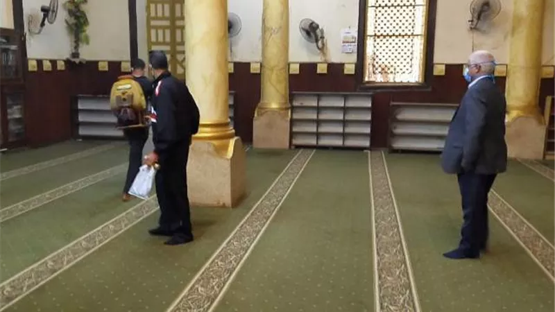 البدء فى تعقيم دور العباده بمدينة بنى سويف