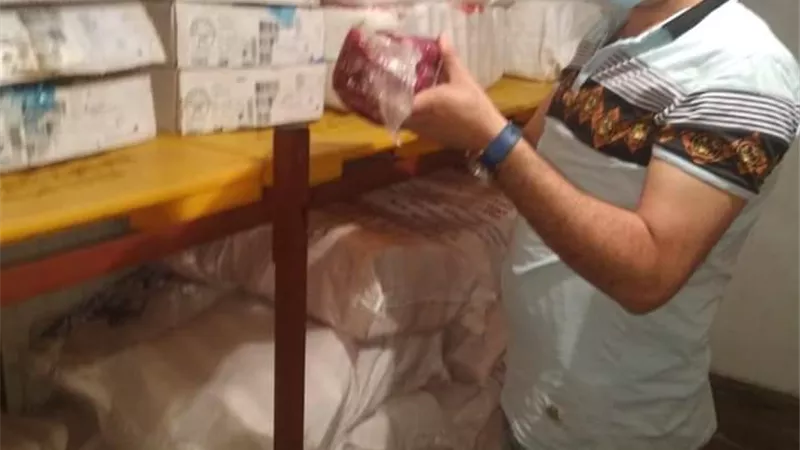 غلق مخبز واعدام 99 كيلو مواد غذائية و 35 لتر غير صالحة للاستهلاك الادمى