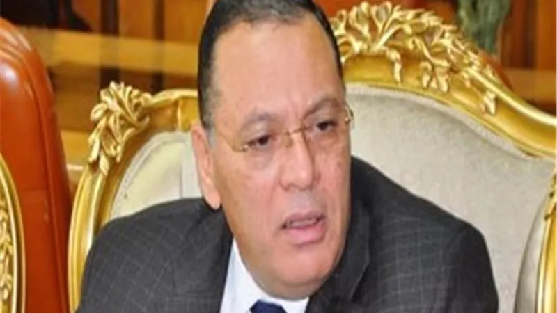 محافظ الشرقية يتفقد لجان مدرستى عمر الفاروق وجمال عبدالناصر غدا
