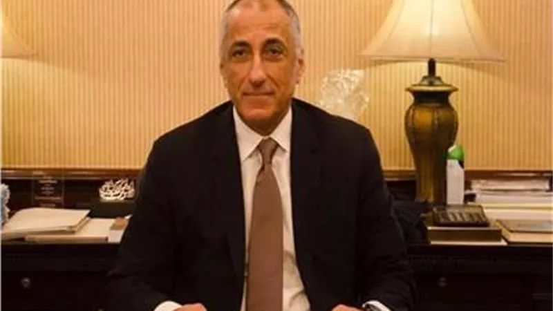 البنك المركزي يلزم البنوك بإخطار العملاء المدرجين في القوائم 