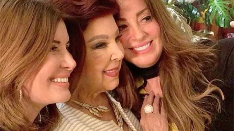 نيرمين الفقي توجه رسالة للفنانة رجاء الجداوي