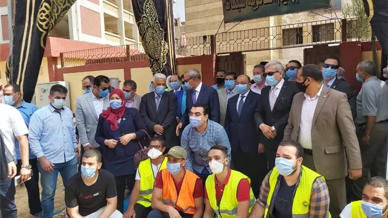 وزير التنمية المحلية ومحافظ القليوبية يتابعان دخول طلاب الثانوية اللجان بشبرا