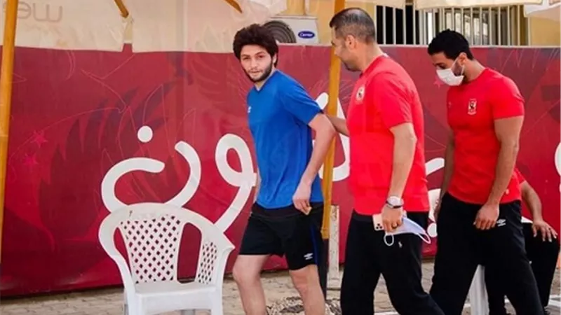 كريم نيدفيد يواصل تنفيذ برنامجه العلاجى