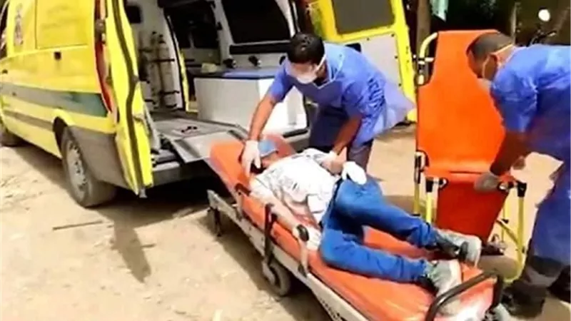 نقل طالبين ثانوية عامة الى المستشفى لاصابتهما بالاغماء وارتفاع درجة حرارتهما