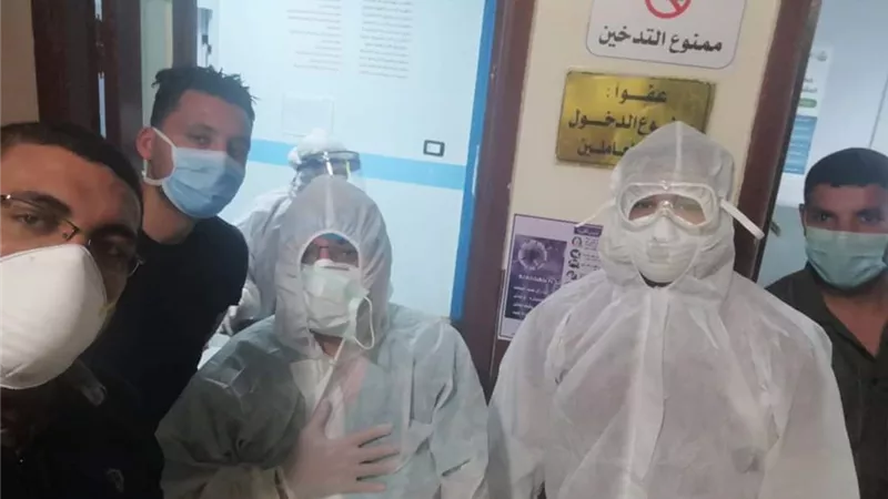 علاج انسداد معوى لمريضة مصابة بكورونا فى مستشفى سمسطا
