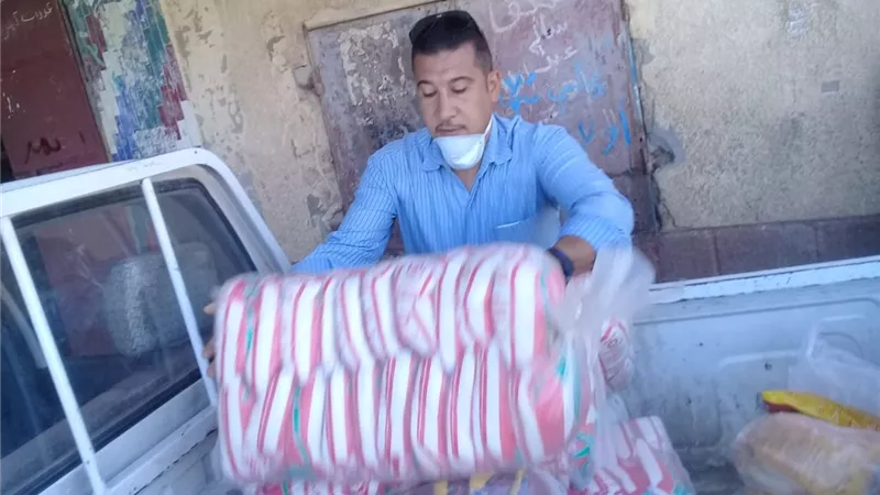 ضبط 400 كيلو سكر و120 زجاجة زيت سلع تموينية بابنوب قبل بيعهم في السوق السوداء