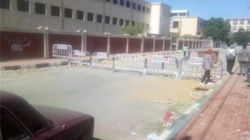 منع أولياء الأمور من الاقتراب من لجان امتحانات الثانوية العامة بسوهاج