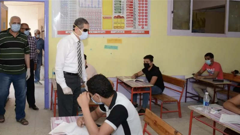 محافظ الغربية يتفقد لجان الثانوية العامة بمدرسة النصر التجريبية للغات-صور