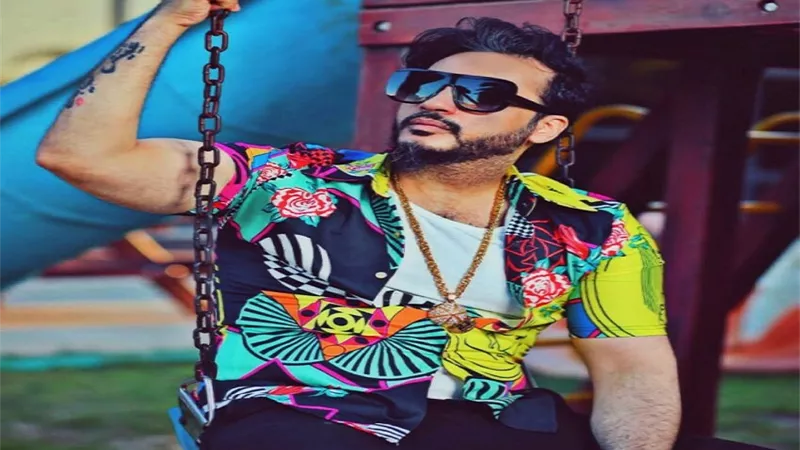 ايساف يتألق بسيشن جديد وألوان صيفية مبهجة