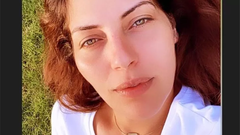 إطلالة رقيقة وظهور جذاب للفنانة أمانى كمال عبر انستجرام