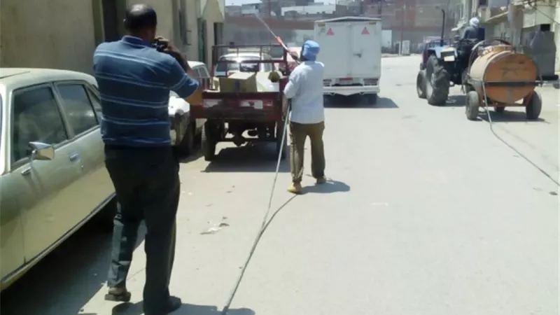 تعقيم محيط المساجد المتواجدة بنطاق حى ثان الزقازيق.. بالصور