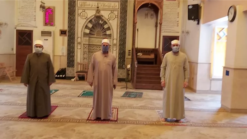 تجهيز مساجد الإسكندرية للإفتتاح غداً