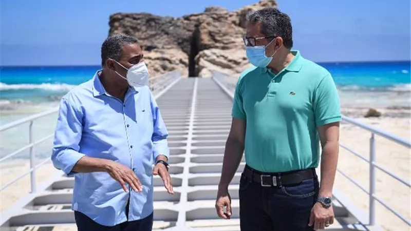 العناني يزور محافظة مطروح لمتابعة الإجراءات الاحترازية بالفنادق
