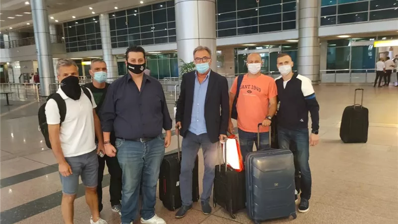 مدرب بيراميدز يرد على شائعة هروبه بالعودة الى القاهرة