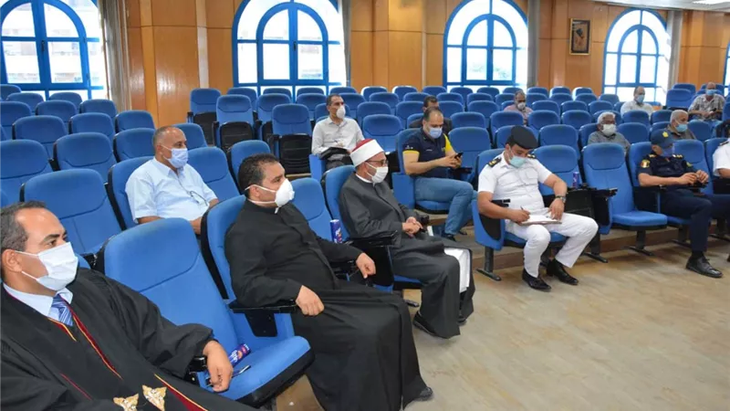 محافظ المنيا يحذر من مخالفة الاجراءات الاحترازية