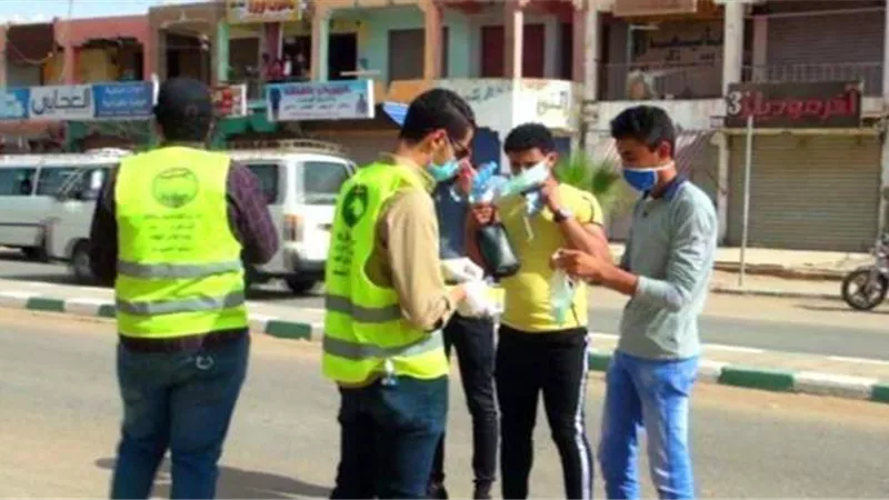 كمامات وزجاجات مياه معدنية لطلبة الثانوية العامة هدية مستقبل وطن بالوادي الجديد.صور