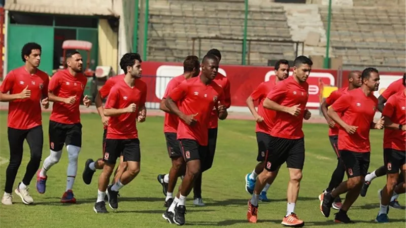 لاعبو الاهلى يخوضون تدريبات بدنية قوية صباح اليوم