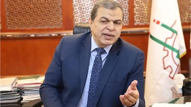 وصول 7 رحلات طيران تقل 1040 عاملا مصريا من العالقين بالكويت ..اليوم