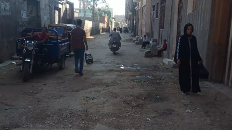 أستمرار غلق الاسواق المجمعة والعشوائبة في مركز المراغة بسوهاج..صور