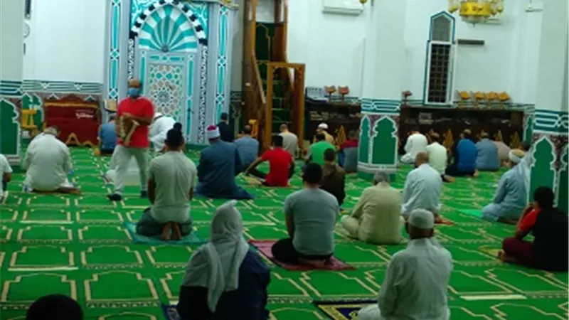 اقبال علي اداء الصلاة بمساجد جنوب سيناء