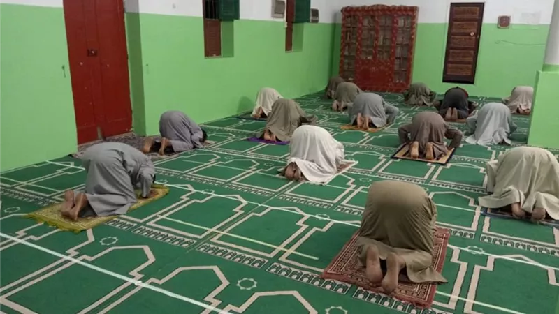 أوقاف الأقصر تحتفل بعودة الصلوات الجماعية إلى المساجد