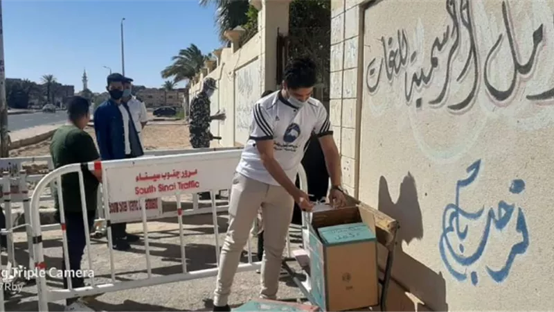 مستقبل وطن يوزع عصائر علي طلبة الثانوية العامة بمدينة طور سيناء